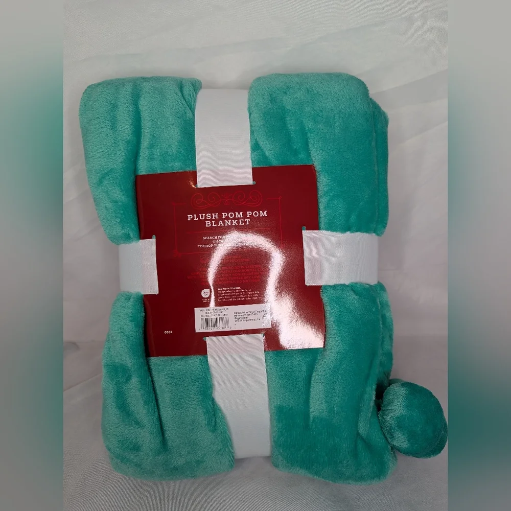 NWT Target Wondershop Plush Pom Pom Blanket